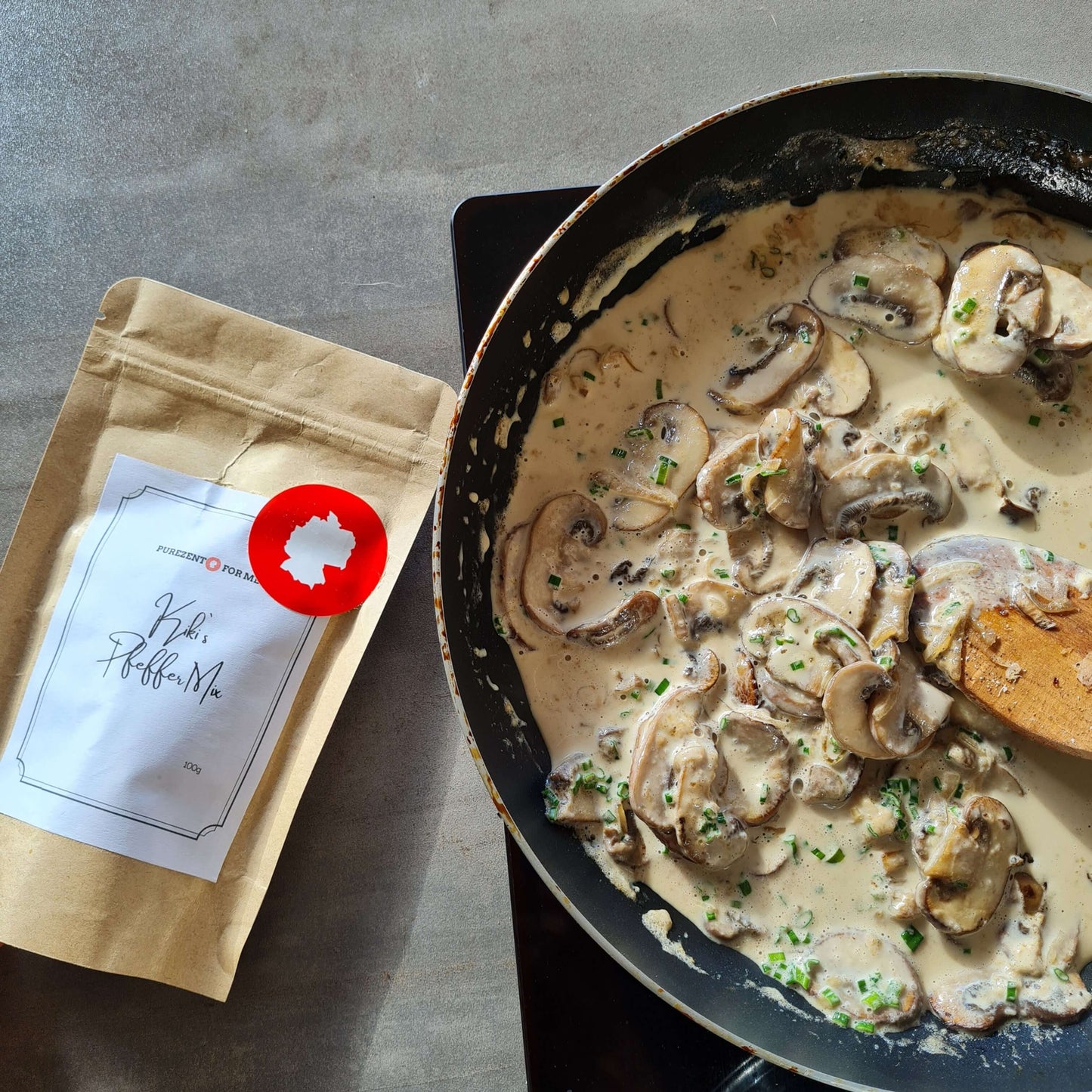 Kiki pepper mix Product packaging with mushroom sauce in pan purezento for me website www.purezentoforme.com