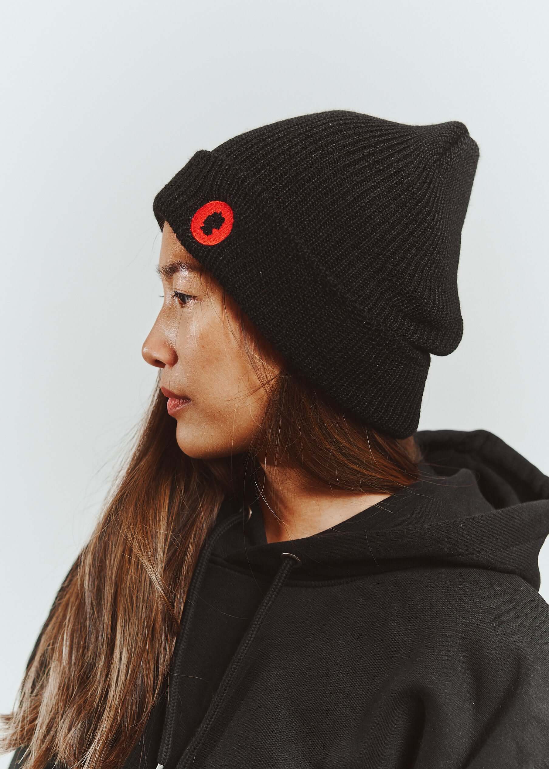beenie black with logo purezento for me 1 website www.purezentoforme.com.png