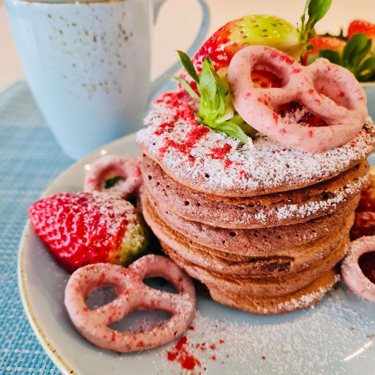 rainbow pancakes choco chips brown Product packaging with natural colored pancake baking mixture brown pancakes on plate 4 purezento for me website www.purezentoforme.com